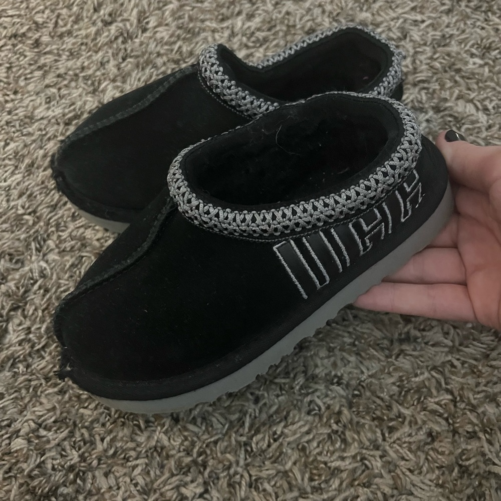UGG Black and Gray Slippers